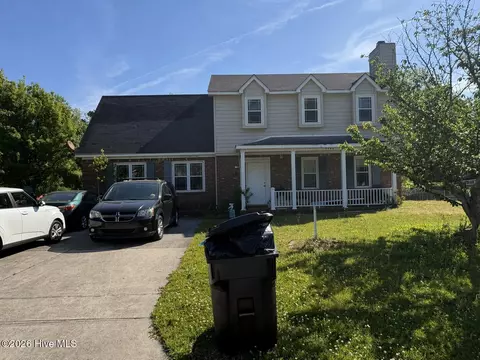 2644 Idlebrook Cir, Midway Park, NC 28544