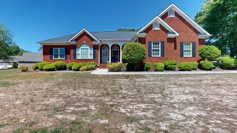 109 Brisbayne Cir, La Grange, NC 28551
