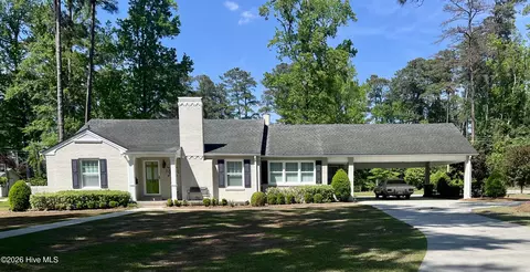 202 Pine St, Whiteville, NC 28472