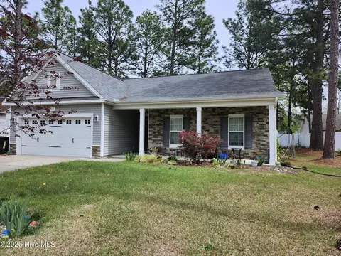 235 Woodgreen Dr, Aberdeen, NC 28315