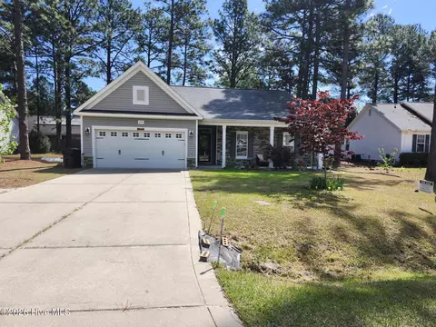 235 Woodgreen Dr, Aberdeen, NC 28315