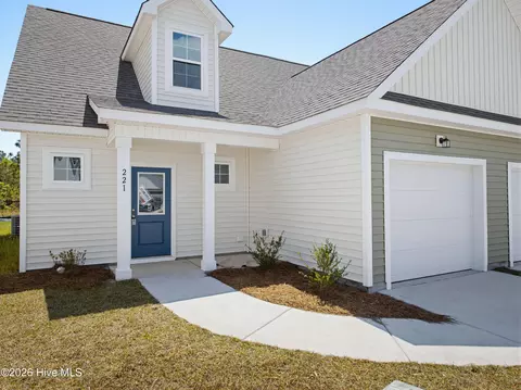 221 Sandpiper Pl, Holly Ridge, NC 28445