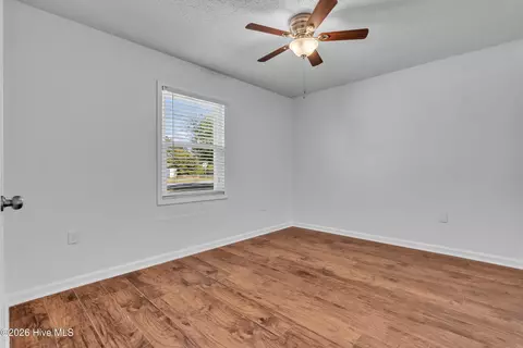 Bedroom - 33 Riegel Dr, Hubert, NC 28539 photo 4 of 5
