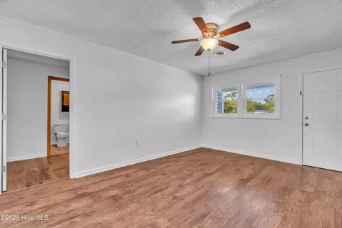 Living - 33 Riegel Dr, Hubert, NC 28539 photo 5 of 5
