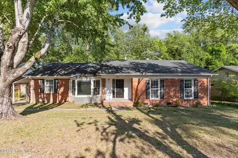 5308 Foxfire Rd, Fayetteville, NC 28303