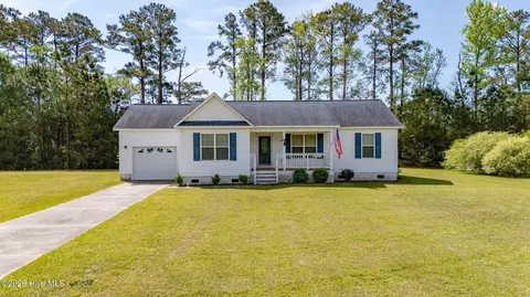 452 Woodland Dr, Swansboro, NC 28584
