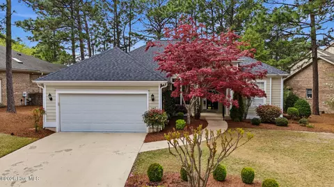 142 Hunter Trl, Southern Pines, NC 28387
