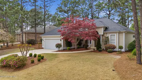 142 Hunter Trl, Southern Pines, NC 28387
