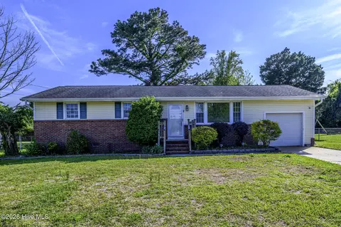 107 Tower Dr, Jacksonville, NC 28546