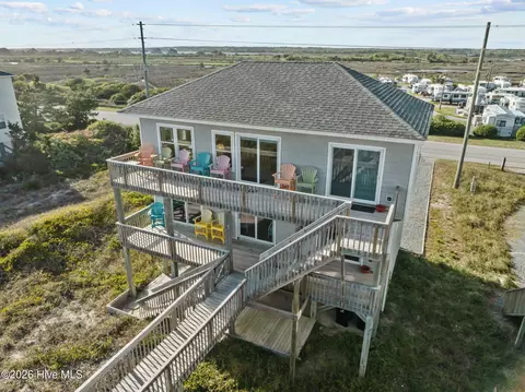 3930 Island Dr, North Topsail Beach, NC 28460