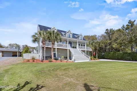 214 Pelican Walk, Hampstead, NC 28443