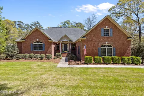 1996 Hoods Creek Dr, New Bern, NC 28562