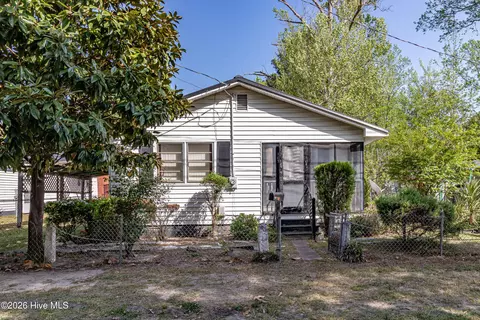 103 Springhill St, La Grange, NC 28551