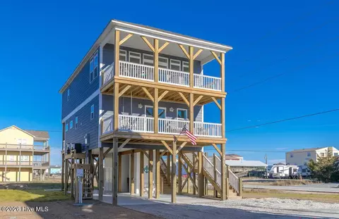 1502 Wahoo St, North Topsail Beach, NC 28460