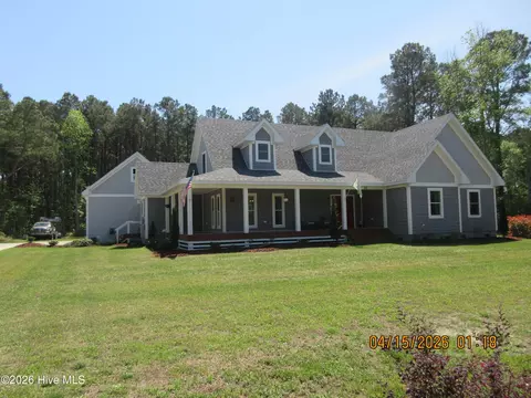 141 W Mobile Rd, Harbinger, NC 27941