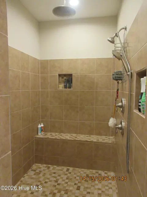 Bath - 141 W Mobile Rd, Harbinger, NC 27941 photo 3 of 9