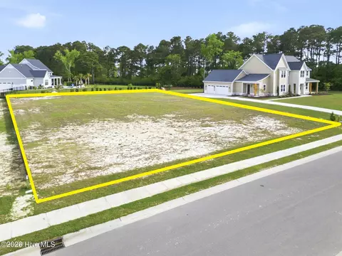 38 Dragonfly Ln, Hampstead, NC 28443