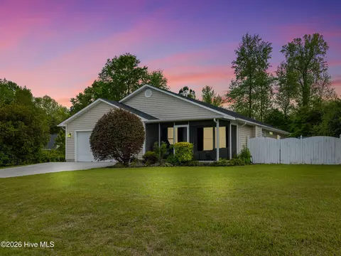 148 Plow Point Ln, Jacksonville, NC 28546