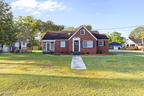 204 N Washington St, Pikeville, NC 27863