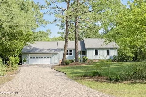 106 Juniper Ct, West End, NC 27376