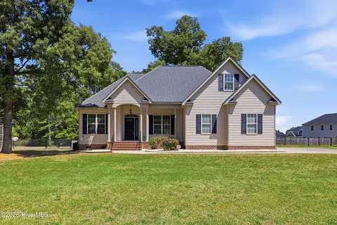 206 Laurel Dr, Pikeville, NC 27863