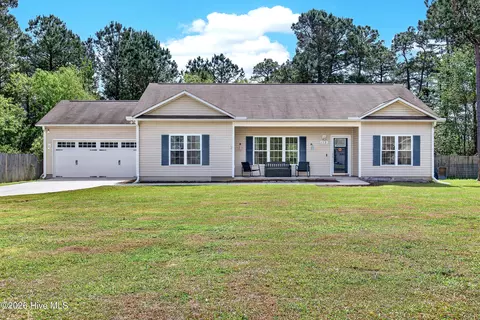 112 Lilac Ln, Richlands, NC 28574