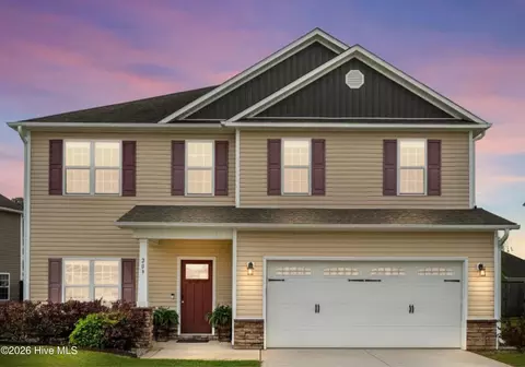 203 Sailor St, Sneads Ferry, NC 28460