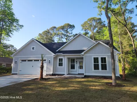 7 Lakeview Ct, Carolina Shores, NC 28467