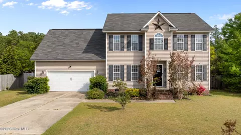 199 Fallingleaf Dr, Raeford, NC 28376