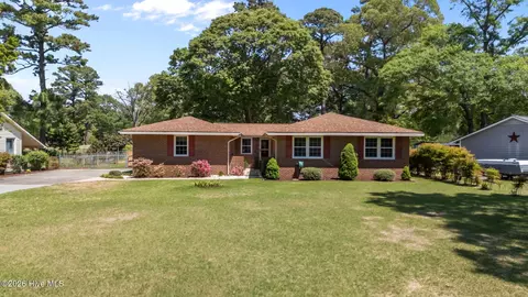 204 Randomwood Ln, New Bern, NC 28562