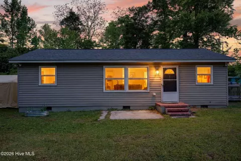 555 Cedar St, Bolton, NC 28423