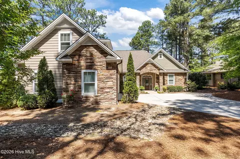 965 Saint Andrews Dr, Pinehurst, NC 28374