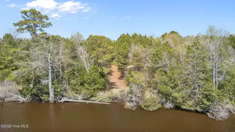 4160 Freedom Way, Hubert, NC 28539