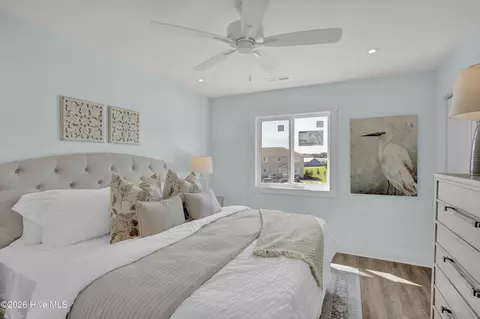 Bedroom - 650 Cedar Point Blvd #G4, Cedar Point, NC 28584 photo 2 of 3
