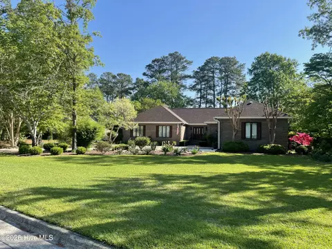 1211 Pine Valley Dr, New Bern, NC 28562