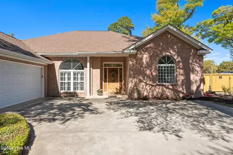 1872 Oak Harbour Dr SW, Ocean Isle Beach, NC 28469