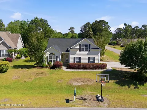 100 Mulberry Cir, Hampstead, NC 28443