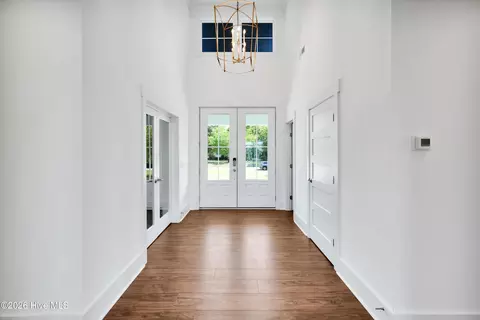 Entry Way - 450 E Creekview Dr, Hampstead, NC 28443 photo 1 of 3