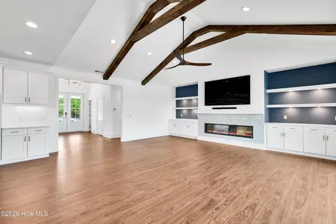 Living - 450 E Creekview Dr, Hampstead, NC 28443 photo 3 of 4