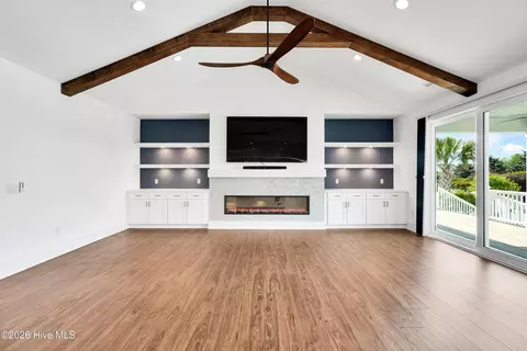 Living - 450 E Creekview Dr, Hampstead, NC 28443 photo 2 of 4