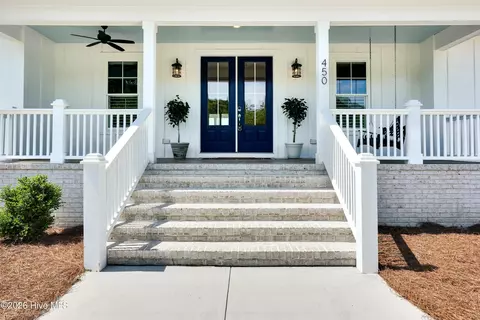 Exterior - 450 E Creekview Dr, Hampstead, NC 28443 photo 4 of 13