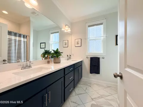 Bath - 182 Camden Trl, Hampstead, NC 28443 photo 6 of 10