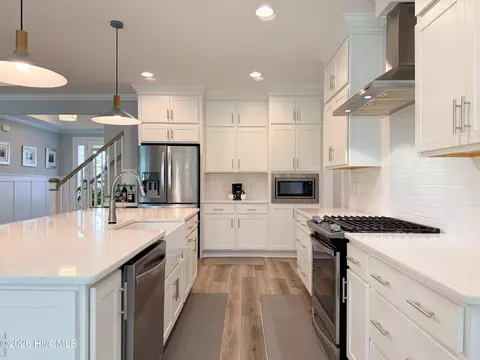 Kitchen - 182 Camden Trl, Hampstead, NC 28443 photo 6 of 12