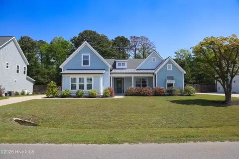 Exterior - 182 Camden Trl, Hampstead, NC 28443 photo 3 of 20