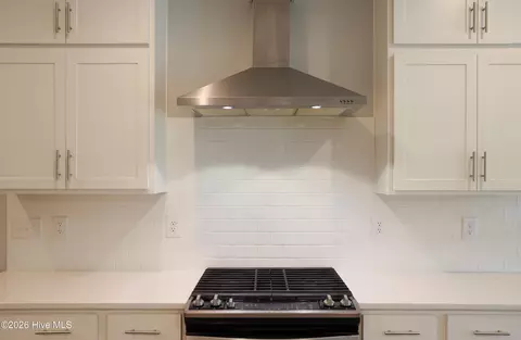 Kitchen - 182 Camden Trl, Hampstead, NC 28443 photo 7 of 12
