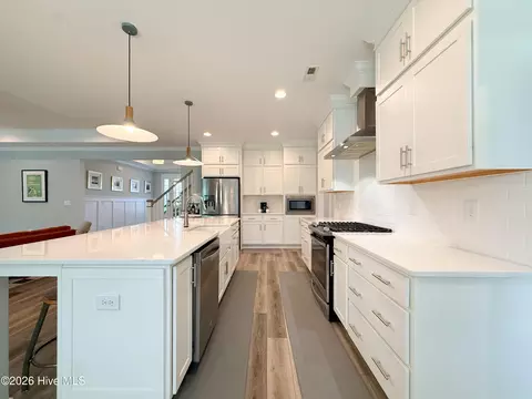 Kitchen - 182 Camden Trl, Hampstead, NC 28443 photo 11 of 12