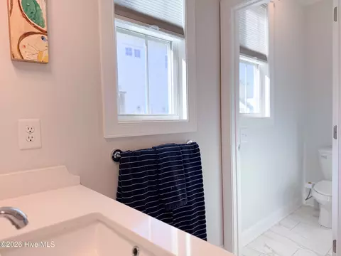 Bath - 182 Camden Trl, Hampstead, NC 28443 photo 2 of 10