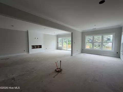 Living - 278 E Ivybridge Dr, Hubert, NC 28539 photo 4 of 5