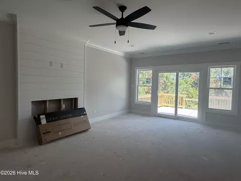 Living - 278 E Ivybridge Dr, Hubert, NC 28539 photo 3 of 5