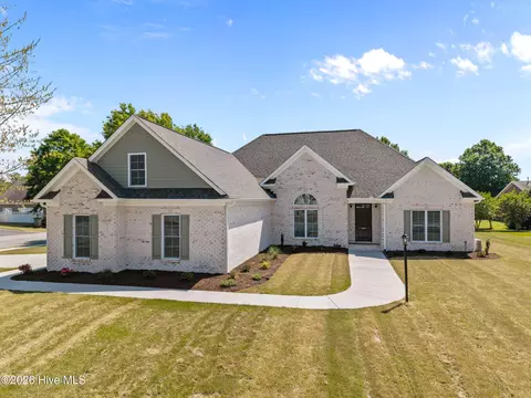 404 Donald Dr, Winterville, NC 28590